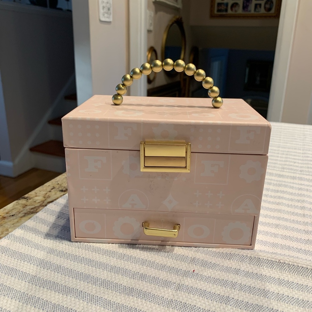 FAO Schwarz pink jewelry box